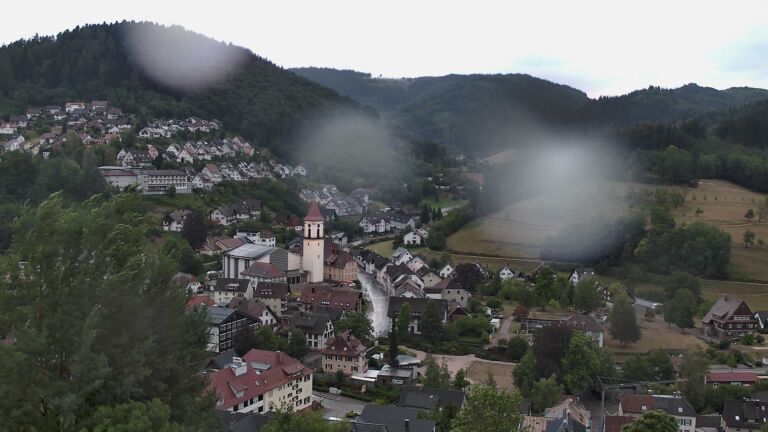 Dieses Bild zeigt eine Webcam-Aufnahme von Ottenhöfen, aufgenommen am Freitag, den 31.07.2026 um 20:30 Uhr