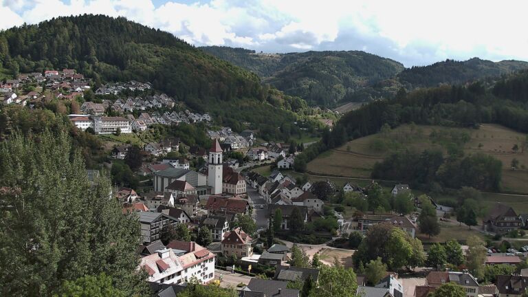 Dieses Bild zeigt eine Webcam-Aufnahme von Ottenhöfen, aufgenommen am Samstag, den 22.08.2026 um 15:50 Uhr