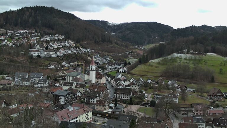 Dieses Bild zeigt eine Webcam-Aufnahme von Ottenhöfen, aufgenommen am Freitag, den 09.01.2026 um 14:10 Uhr