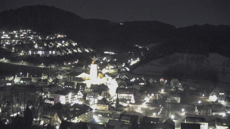 Dieses Bild zeigt eine Webcam-Aufnahme von Ottenhöfen, aufgenommen am Sonntag, den 28.12.2025 um 19:10 Uhr