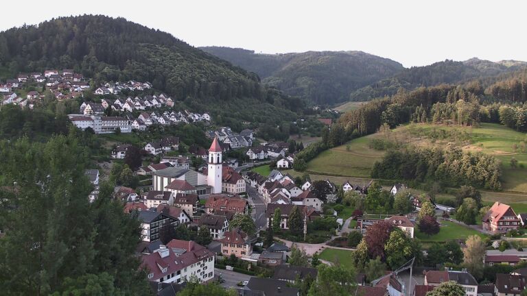 Dieses Bild zeigt eine Webcam-Aufnahme von Ottenhöfen, aufgenommen am Mittwoch, den 17.06.2026 um 06:20 Uhr