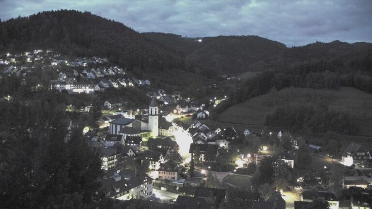 Dieses Bild zeigt eine Webcam-Aufnahme von Ottenhöfen, aufgenommen am Montag, den 12.10.2026 um 07:00 Uhr