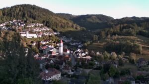 Dieses Bild zeigt eine Webcam-Aufnahme von Ottenhöfen, aufgenommen am Montag, den 31.08.2026 um 19:20 Uhr