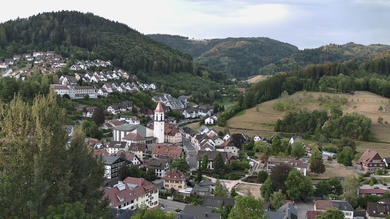 Dieses Bild zeigt eine Webcam-Aufnahme von Ottenhöfen, aufgenommen am Samstag, den 15.08.2026 um 07:10 Uhr