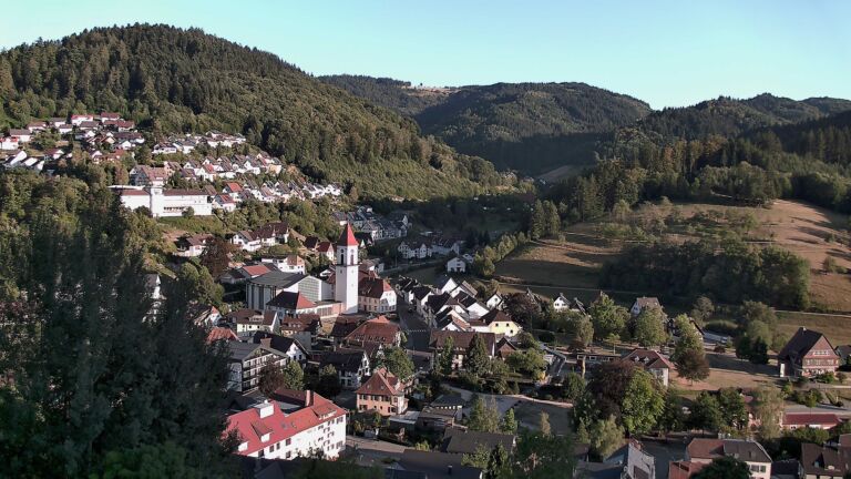 Dieses Bild zeigt eine Webcam-Aufnahme von Ottenhöfen, aufgenommen am Mittwoch, den 12.08.2026 um 19:30 Uhr