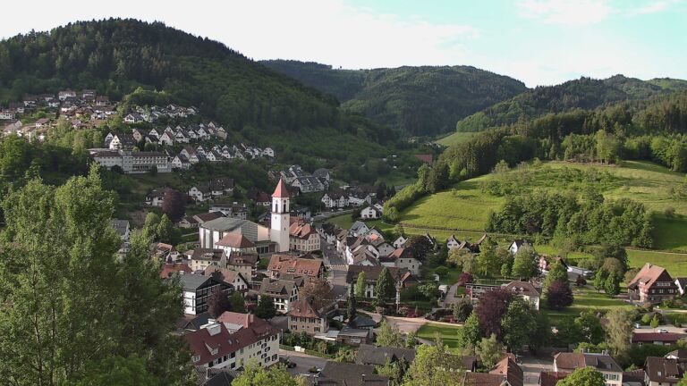 Dieses Bild zeigt eine Webcam-Aufnahme von Ottenhöfen, aufgenommen am Mittwoch, den 13.05.2026 um 07:30 Uhr