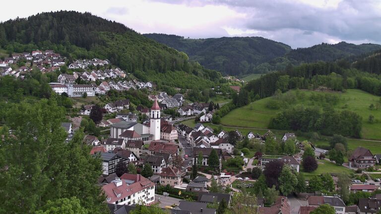 Dieses Bild zeigt eine Webcam-Aufnahme von Ottenhöfen, aufgenommen am Samstag, den 09.05.2026 um 17:40 Uhr