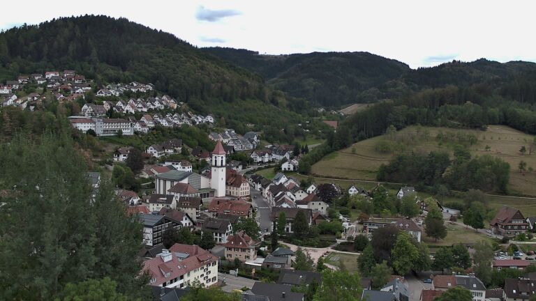 Dieses Bild zeigt eine Webcam-Aufnahme von Ottenhöfen, aufgenommen am Samstag, den 29.08.2026 um 14:30 Uhr