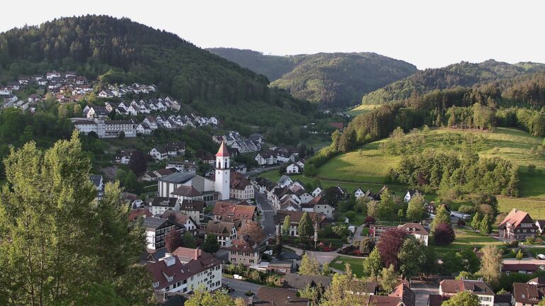 Dieses Bild zeigt eine Webcam-Aufnahme von Ottenhöfen, aufgenommen am Samstag, den 09.05.2026 um 07:10 Uhr