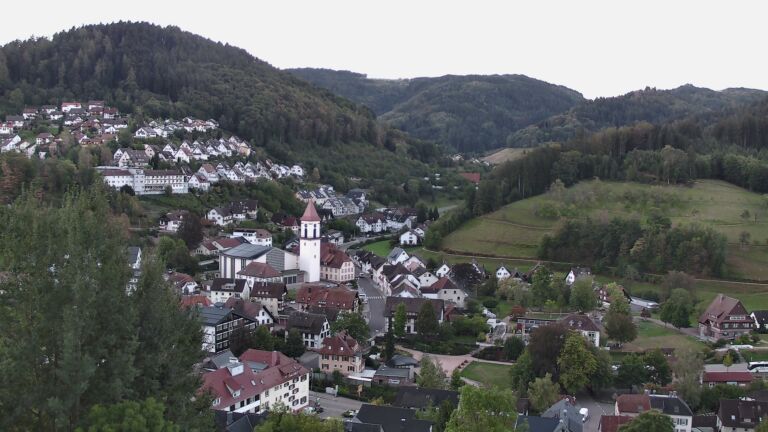 Dieses Bild zeigt eine Webcam-Aufnahme von Ottenhöfen, aufgenommen am Dienstag, den 15.09.2026 um 07:10 Uhr