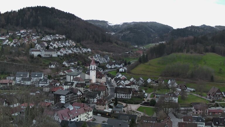 Dieses Bild zeigt eine Webcam-Aufnahme von Ottenhöfen, aufgenommen am Donnerstag, den 26.03.2026 um 18:30 Uhr