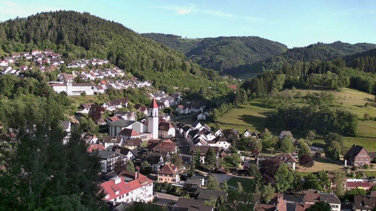 Dieses Bild zeigt eine Webcam-Aufnahme von Ottenhöfen, aufgenommen am Samstag, den 23.05.2026 um 19:20 Uhr