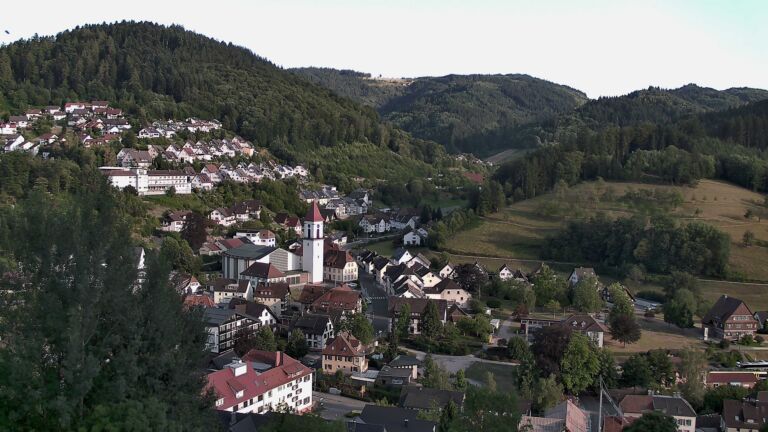 Dieses Bild zeigt eine Webcam-Aufnahme von Ottenhöfen, aufgenommen am Montag, den 20.07.2026 um 19:40 Uhr