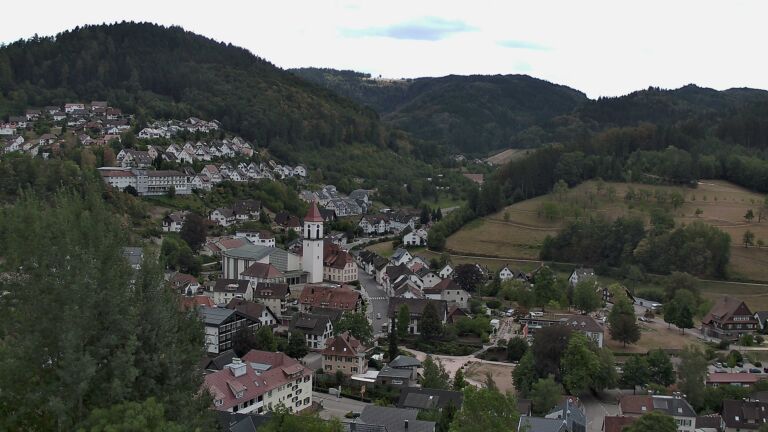 Dieses Bild zeigt eine Webcam-Aufnahme von Ottenhöfen, aufgenommen am Mittwoch, den 19.08.2026 um 13:20 Uhr