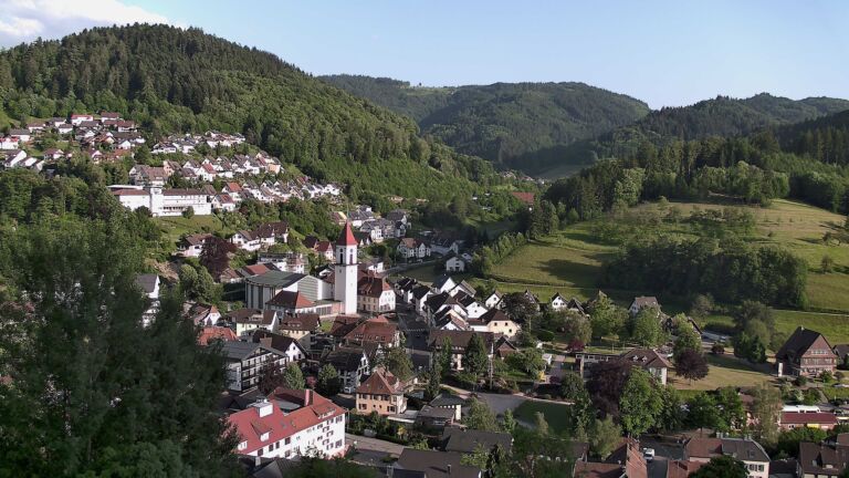 Dieses Bild zeigt eine Webcam-Aufnahme von Ottenhöfen, aufgenommen am Montag, den 25.05.2026 um 19:20 Uhr