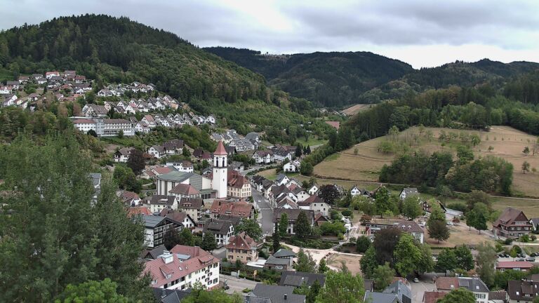 Dieses Bild zeigt eine Webcam-Aufnahme von Ottenhöfen, aufgenommen am Donnerstag, den 20.08.2026 um 11:50 Uhr