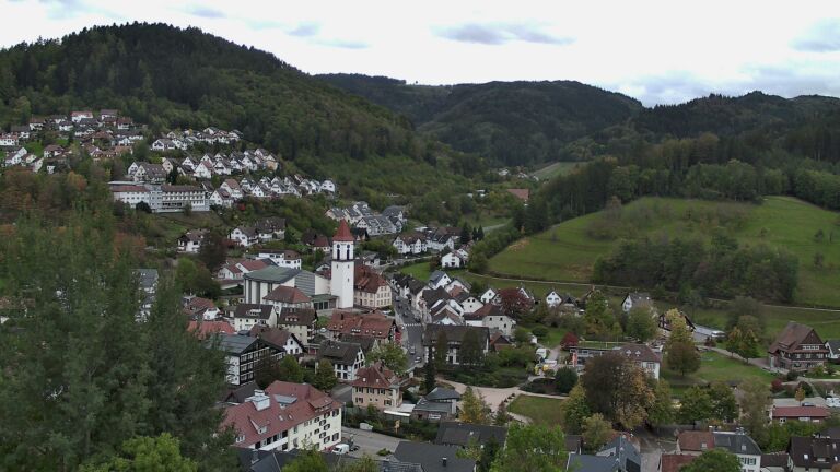 Dieses Bild zeigt eine Webcam-Aufnahme von Ottenhöfen, aufgenommen am Freitag, den 23.10.2026 um 15:00 Uhr