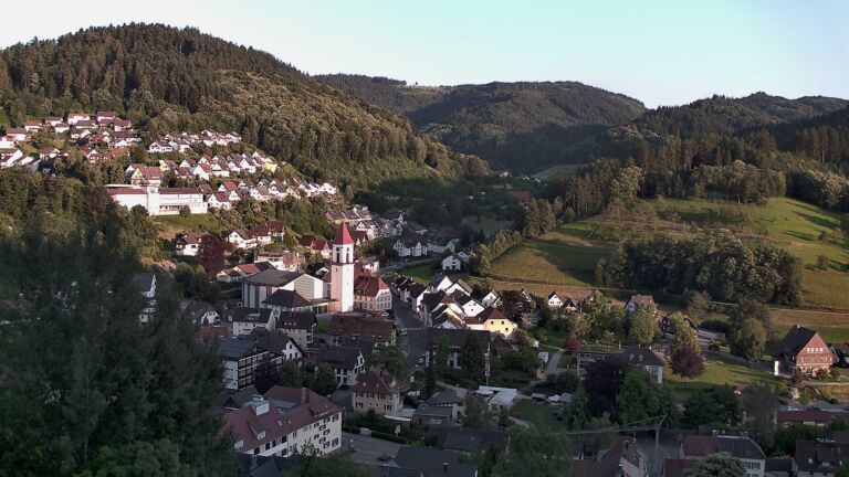 Dieses Bild zeigt eine Webcam-Aufnahme von Ottenhöfen, aufgenommen am Donnerstag, den 18.06.2026 um 20:40 Uhr