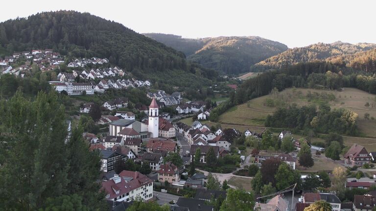 Dieses Bild zeigt eine Webcam-Aufnahme von Ottenhöfen, aufgenommen am Freitag, den 24.07.2026 um 06:50 Uhr