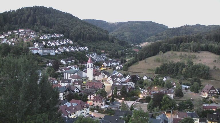 Dieses Bild zeigt eine Webcam-Aufnahme von Ottenhöfen, aufgenommen am Freitag, den 07.08.2026 um 05:40 Uhr