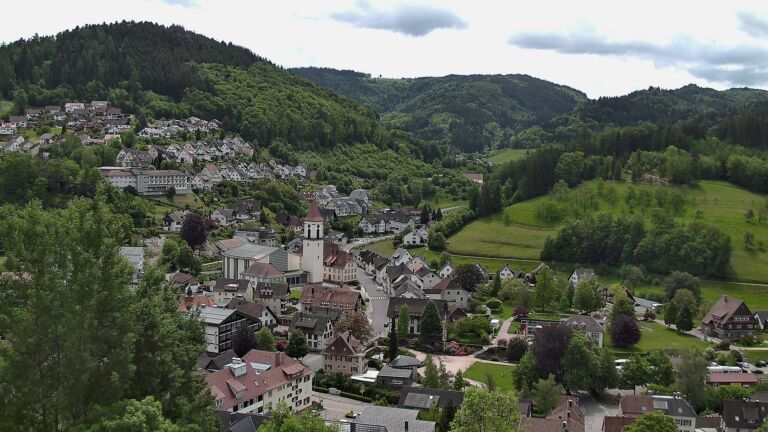 Dieses Bild zeigt eine Webcam-Aufnahme von Ottenhöfen, aufgenommen am Dienstag, den 19.05.2026 um 12:40 Uhr