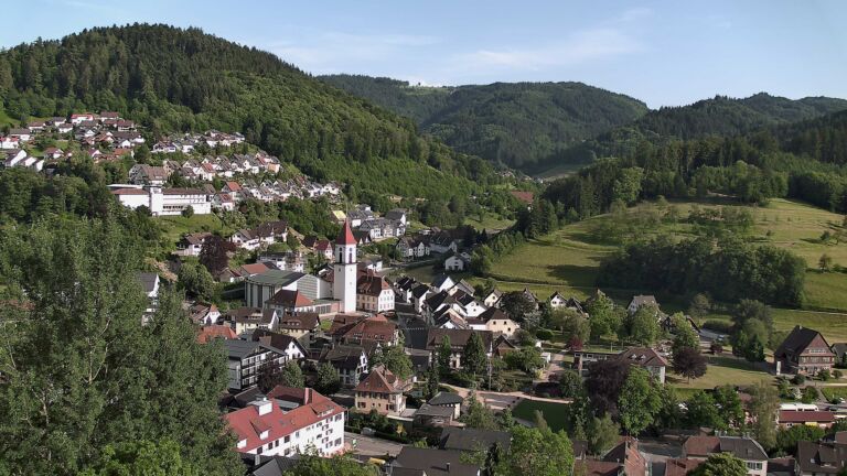 Dieses Bild zeigt eine Webcam-Aufnahme von Ottenhöfen, aufgenommen am Samstag, den 30.05.2026 um 18:50 Uhr