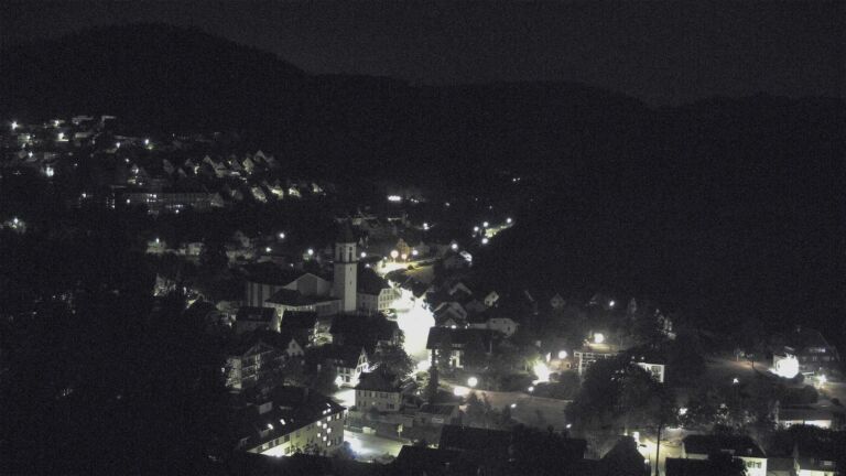 Dieses Bild zeigt eine Webcam-Aufnahme von Ottenhöfen, aufgenommen am Freitag, den 17.07.2026 um 01:00 Uhr