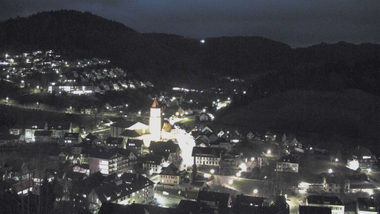 Dieses Bild zeigt eine Webcam-Aufnahme von Ottenhöfen, aufgenommen am Dienstag, den 17.02.2026 um 18:30 Uhr