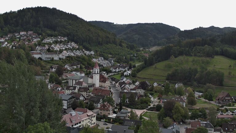 Dieses Bild zeigt eine Webcam-Aufnahme von Ottenhöfen, aufgenommen am Sonntag, den 20.09.2026 um 14:00 Uhr