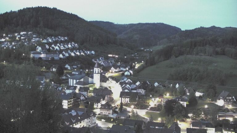 Dieses Bild zeigt eine Webcam-Aufnahme von Ottenhöfen, aufgenommen am Dienstag, den 28.04.2026 um 05:30 Uhr