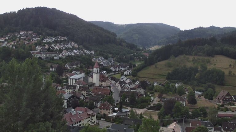 Dieses Bild zeigt eine Webcam-Aufnahme von Ottenhöfen, aufgenommen am Freitag, den 17.07.2026 um 20:30 Uhr