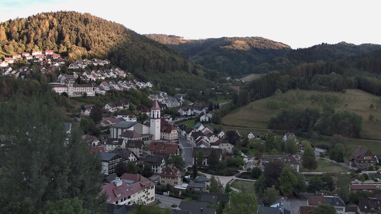 Dieses Bild zeigt eine Webcam-Aufnahme von Ottenhöfen, aufgenommen am Freitag, den 04.09.2026 um 19:40 Uhr