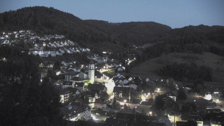 Dieses Bild zeigt eine Webcam-Aufnahme von Ottenhöfen, aufgenommen am Mittwoch, den 01.07.2026 um 22:30 Uhr