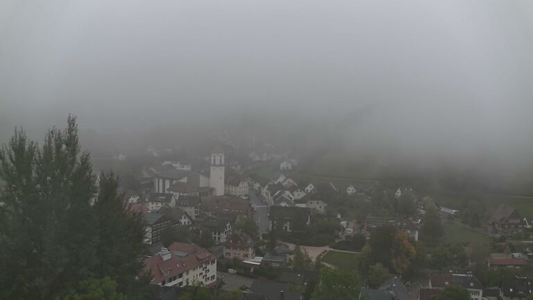 Dieses Bild zeigt eine Webcam-Aufnahme von Ottenhöfen, aufgenommen am Sonntag, den 18.10.2026 um 09:30 Uhr