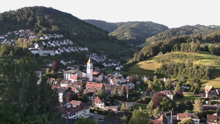 Dieses Bild zeigt eine Webcam-Aufnahme von Ottenhöfen, aufgenommen am Sonntag, den 14.06.2026 um 06:40 Uhr