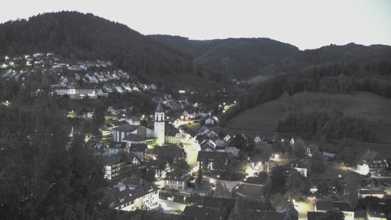 Dieses Bild zeigt eine Webcam-Aufnahme von Ottenhöfen, aufgenommen am Sonntag, den 27.09.2026 um 06:40 Uhr