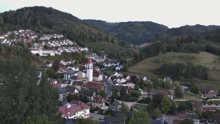 Dieses Bild zeigt eine Webcam-Aufnahme von Ottenhöfen, aufgenommen am Sonntag, den 06.09.2026 um 20:10 Uhr