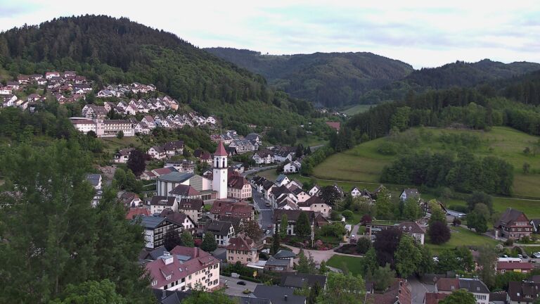 Dieses Bild zeigt eine Webcam-Aufnahme von Ottenhöfen, aufgenommen am Mittwoch, den 20.05.2026 um 20:20 Uhr