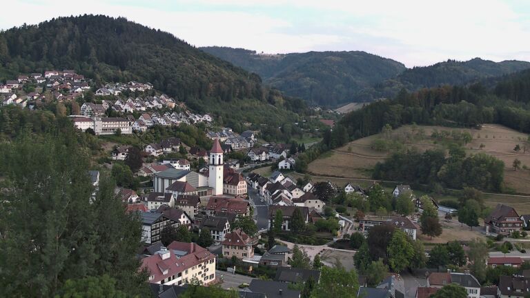 Dieses Bild zeigt eine Webcam-Aufnahme von Ottenhöfen, aufgenommen am Sonntag, den 16.08.2026 um 20:10 Uhr