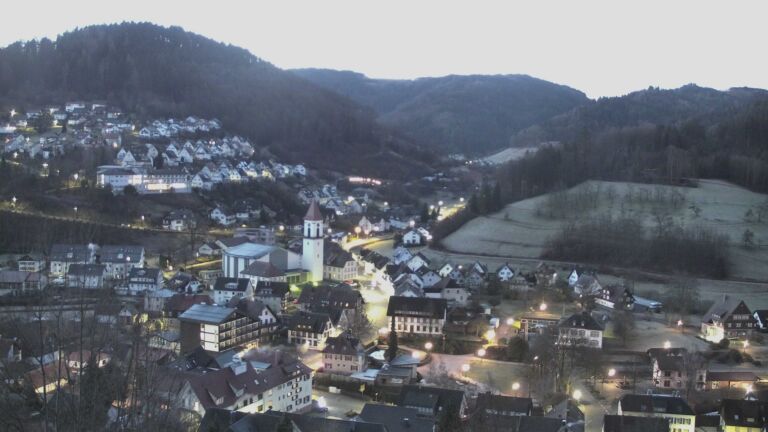 Dieses Bild zeigt eine Webcam-Aufnahme von Ottenhöfen, aufgenommen am Sonntag, den 08.02.2026 um 07:10 Uhr