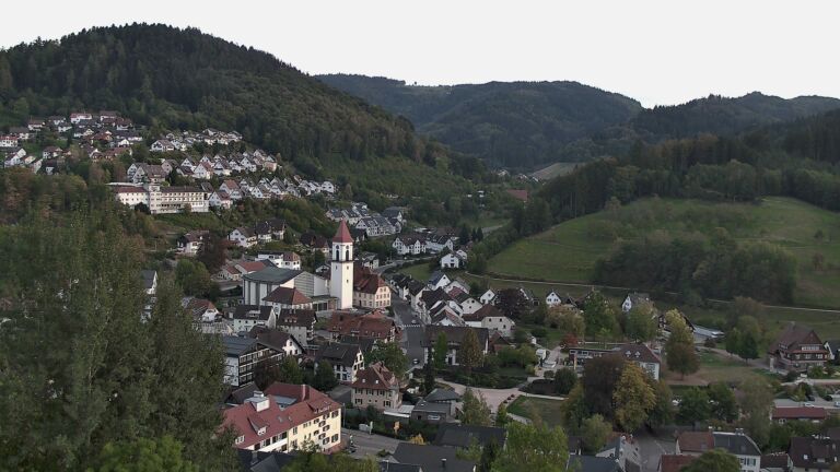 Dieses Bild zeigt eine Webcam-Aufnahme von Ottenhöfen, aufgenommen am Dienstag, den 29.09.2026 um 18:10 Uhr