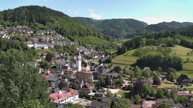 Dieses Bild zeigt eine Webcam-Aufnahme von Ottenhöfen, aufgenommen am Samstag, den 23.05.2026 um 16:30 Uhr