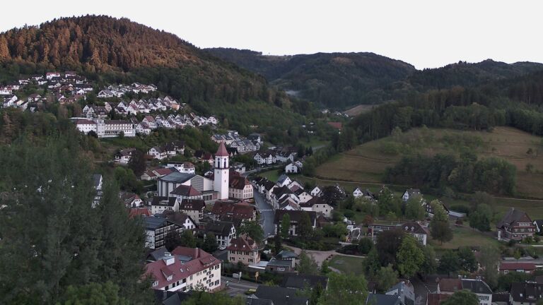 Dieses Bild zeigt eine Webcam-Aufnahme von Ottenhöfen, aufgenommen am Montag, den 31.08.2026 um 19:50 Uhr