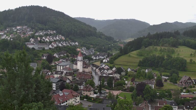 Dieses Bild zeigt eine Webcam-Aufnahme von Ottenhöfen, aufgenommen am Sonntag, den 31.05.2026 um 15:40 Uhr