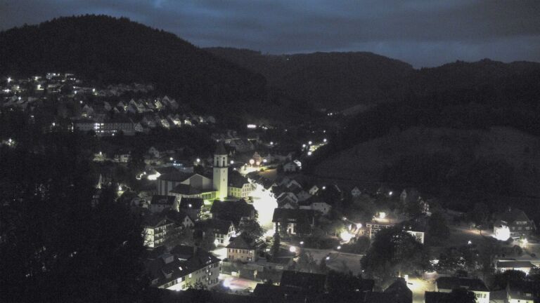 Dieses Bild zeigt eine Webcam-Aufnahme von Ottenhöfen, aufgenommen am Dienstag, den 18.08.2026 um 05:30 Uhr