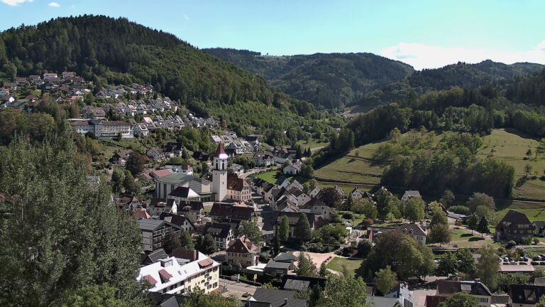 Dieses Bild zeigt eine Webcam-Aufnahme von Ottenhöfen, aufgenommen am Samstag, den 12.09.2026 um 15:00 Uhr