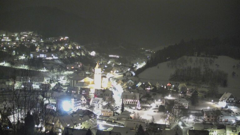 Dieses Bild zeigt eine Webcam-Aufnahme von Ottenhöfen, aufgenommen am Dienstag, den 06.01.2026 um 18:20 Uhr
