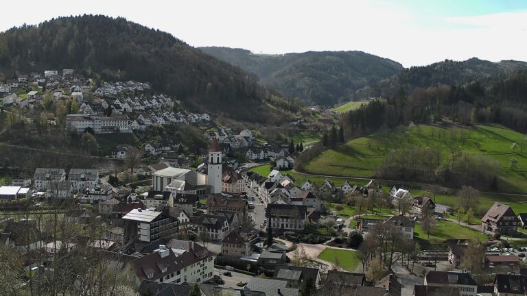 Dieses Bild zeigt eine Webcam-Aufnahme von Ottenhöfen, aufgenommen am Montag, den 06.04.2026 um 11:00 Uhr