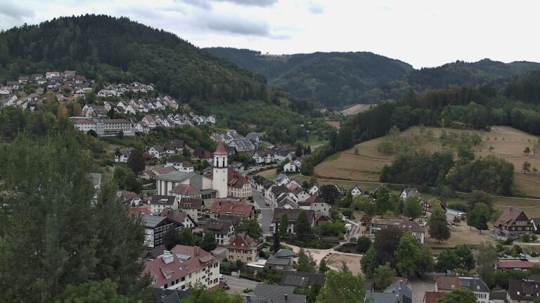 Dieses Bild zeigt eine Webcam-Aufnahme von Ottenhöfen, aufgenommen am Dienstag, den 18.08.2026 um 09:40 Uhr