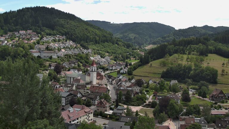 Dieses Bild zeigt eine Webcam-Aufnahme von Ottenhöfen, aufgenommen am Mittwoch, den 08.07.2026 um 14:10 Uhr